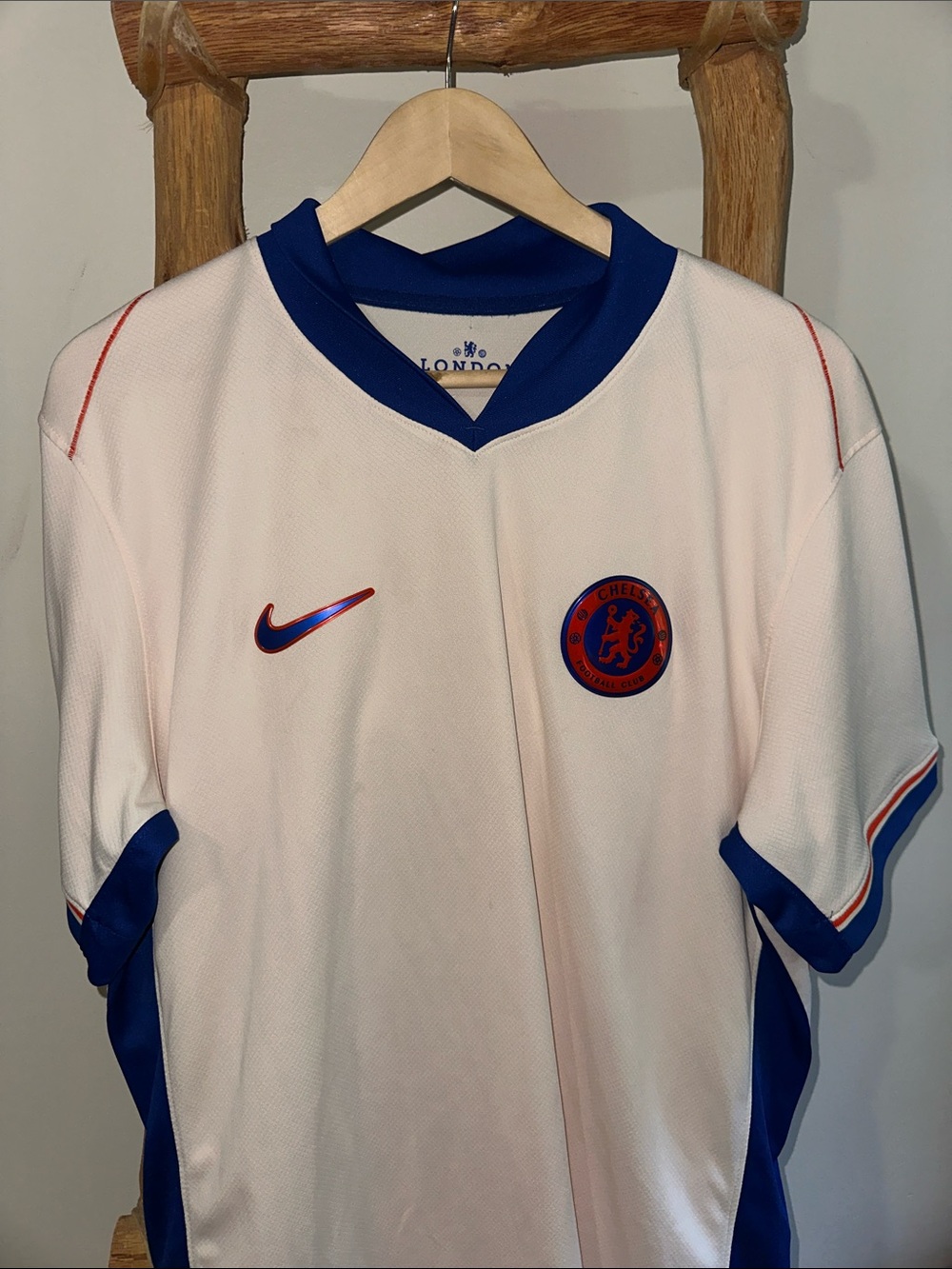 NWOT Nike London Chelsea FC Soccer Jersey